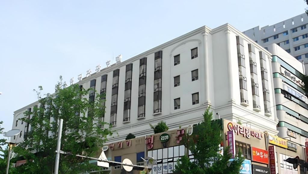 Hotel Olympic Changwon Exterior foto