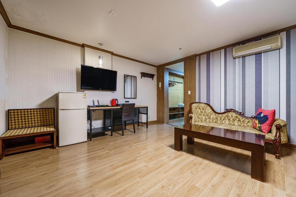 Hotel Olympic Changwon Exterior foto